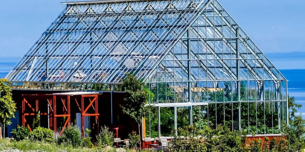 سازه گلخانه‌ ای سبک یا سنگین