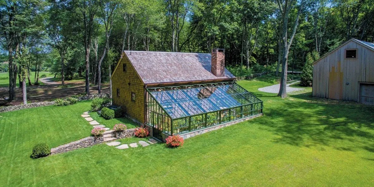 انتخاب ابعاد گلخانه بر اساس نوع محصول